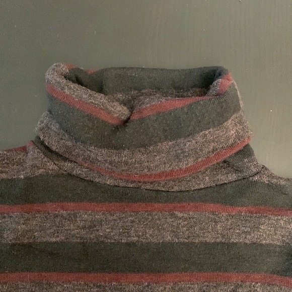 Purple striped turtleneck size S - Picture 2 of 6